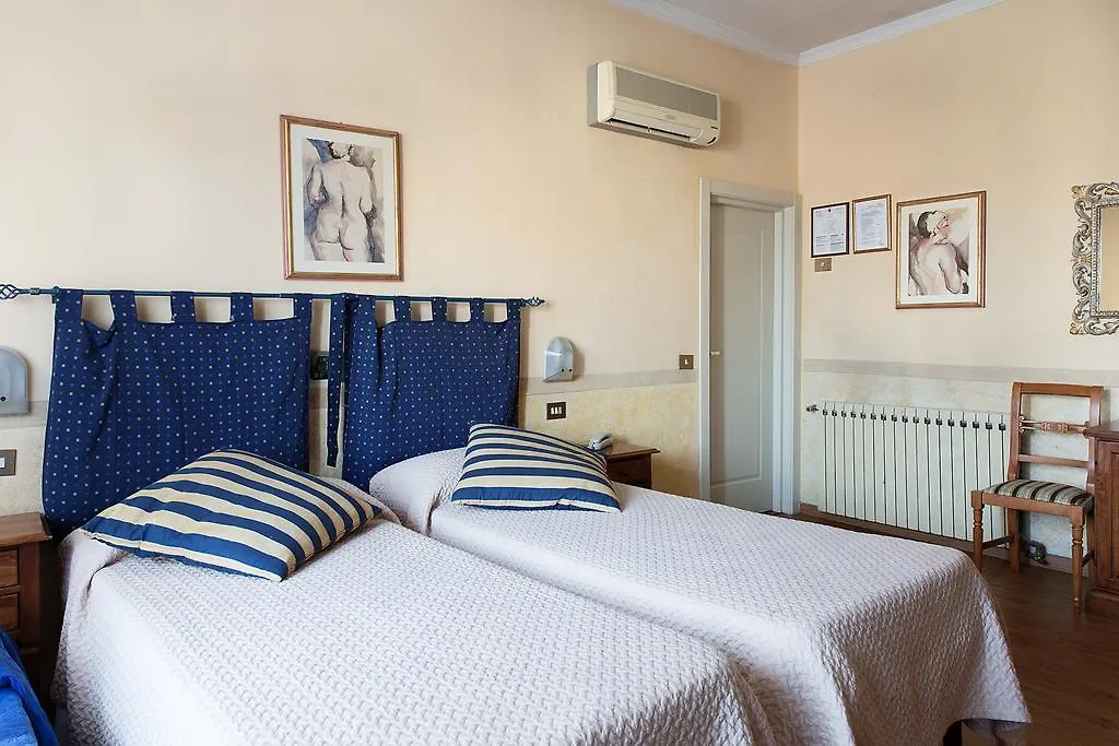 Hotel Andrea Florence 3*,  Italy