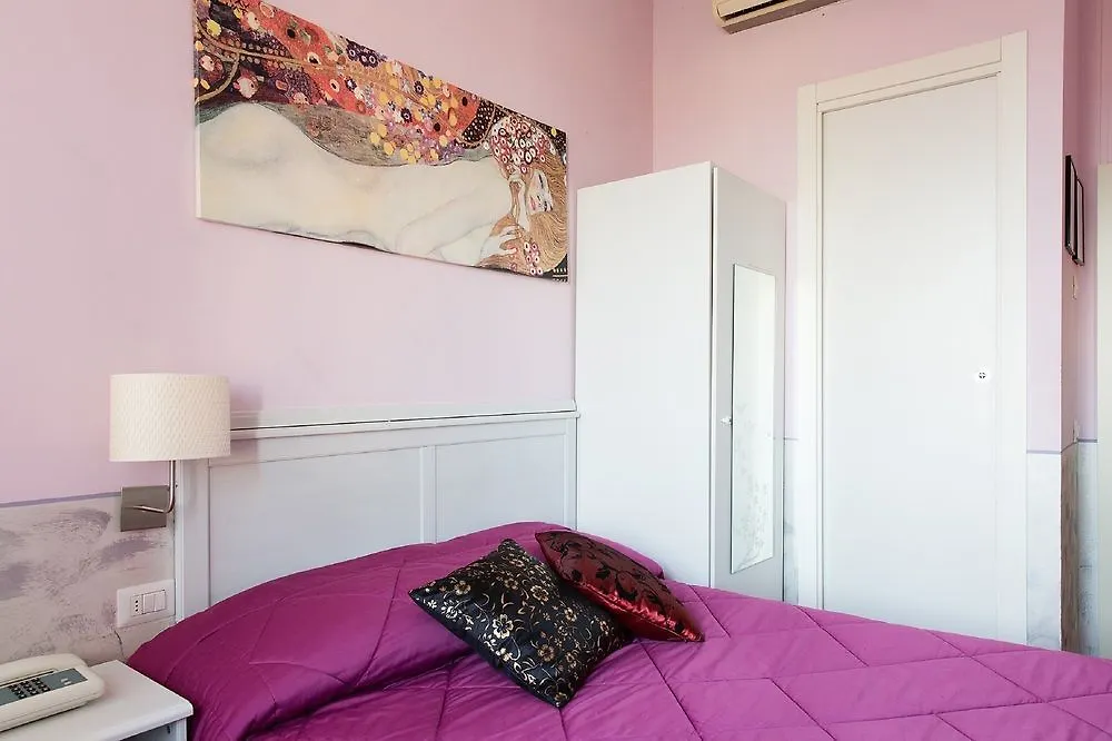 Hotel Andrea Florence 3*,
