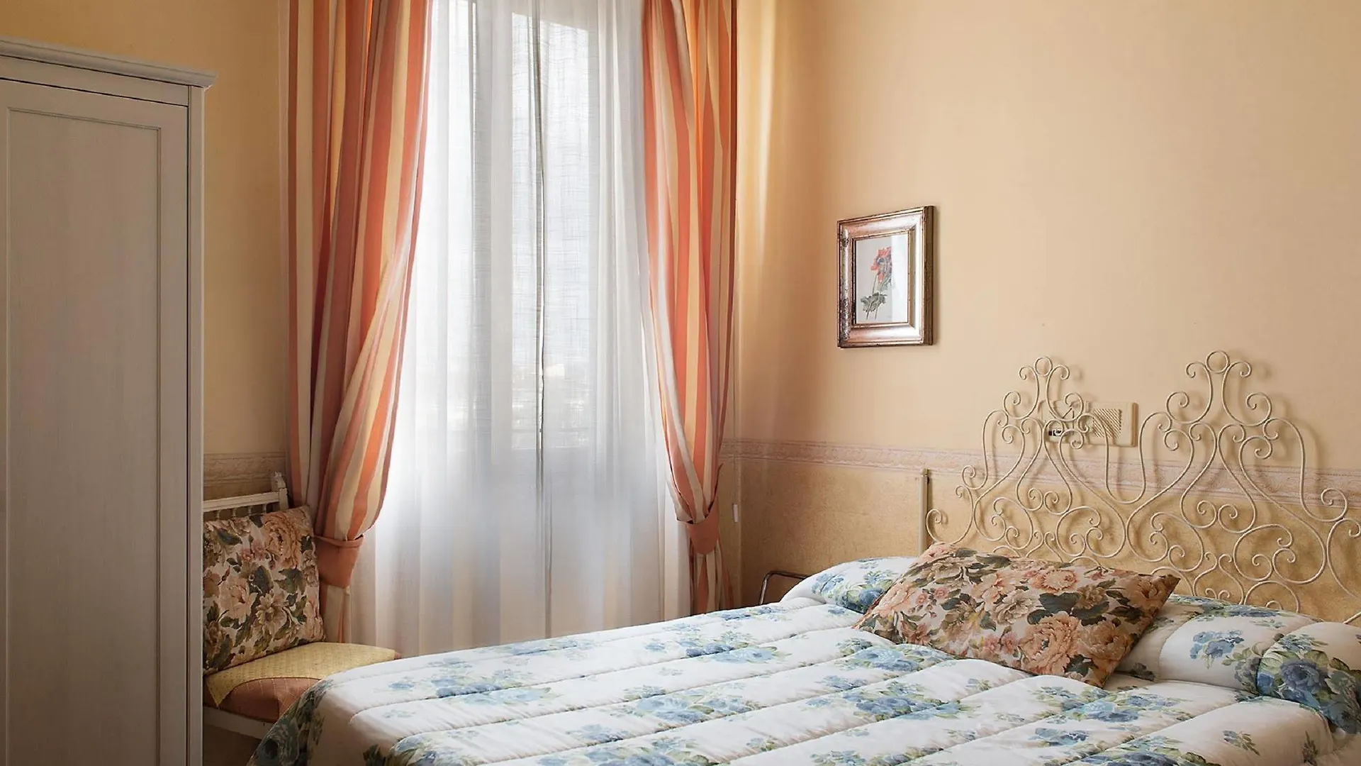 Hotel Andrea Florence 3*,